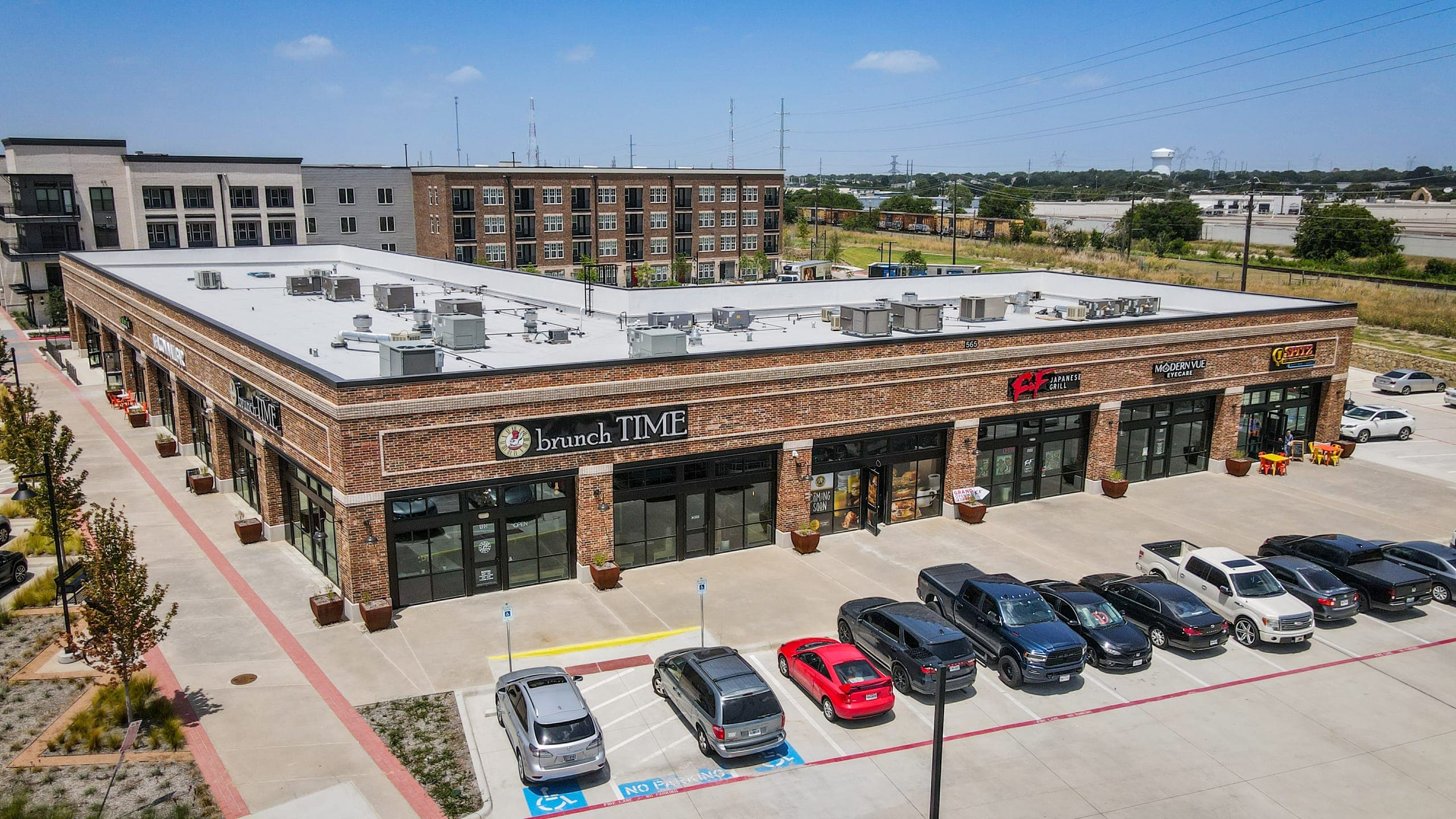 Walkable retail streetscape at Beacon Square