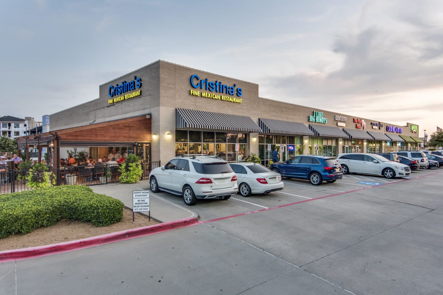 On-site restaurants and retail at The Landing