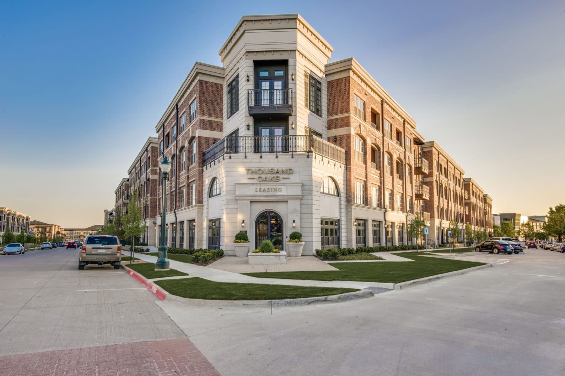 Thousand Oaks leasing center at Austin Ranch